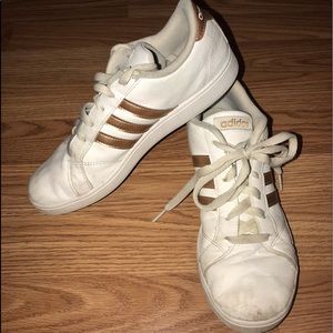classic adidas low top sneaks